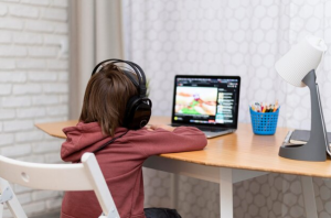 Helping Children Focus During Virtual Learning
